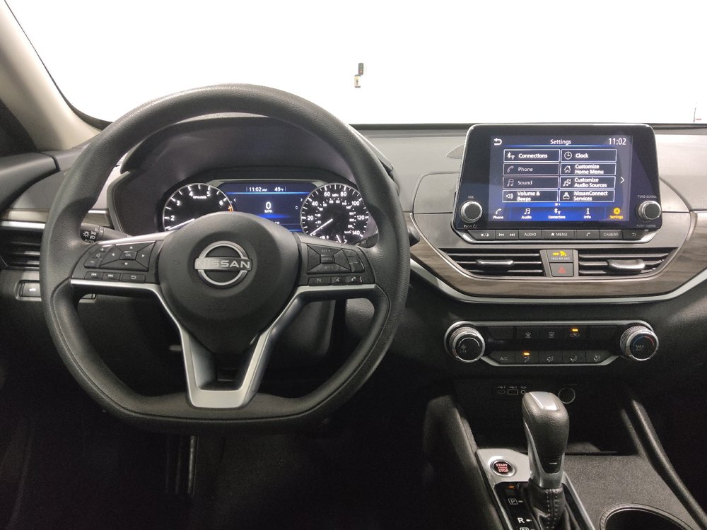 Used 2025 Nissan Altima 2.5 SV AWD/4WD image 22