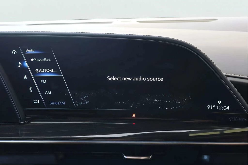Used 2021 Cadillac Escalade Premium Luxury w/ Driver Assist Tech Package AWD/4WD image 26