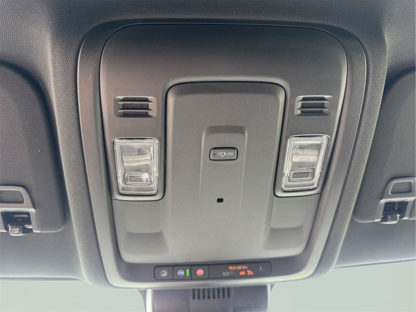 Used 2025 Chevrolet Suburban LS AWD/4WD image 33