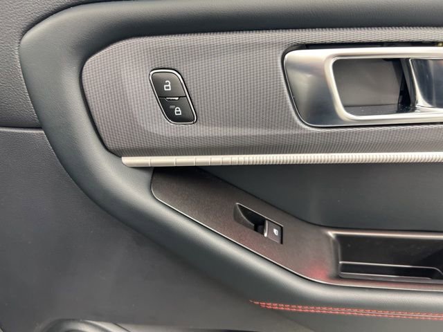 Used 2025 Ford Explorer ST-Line w/ Premium Package image 26