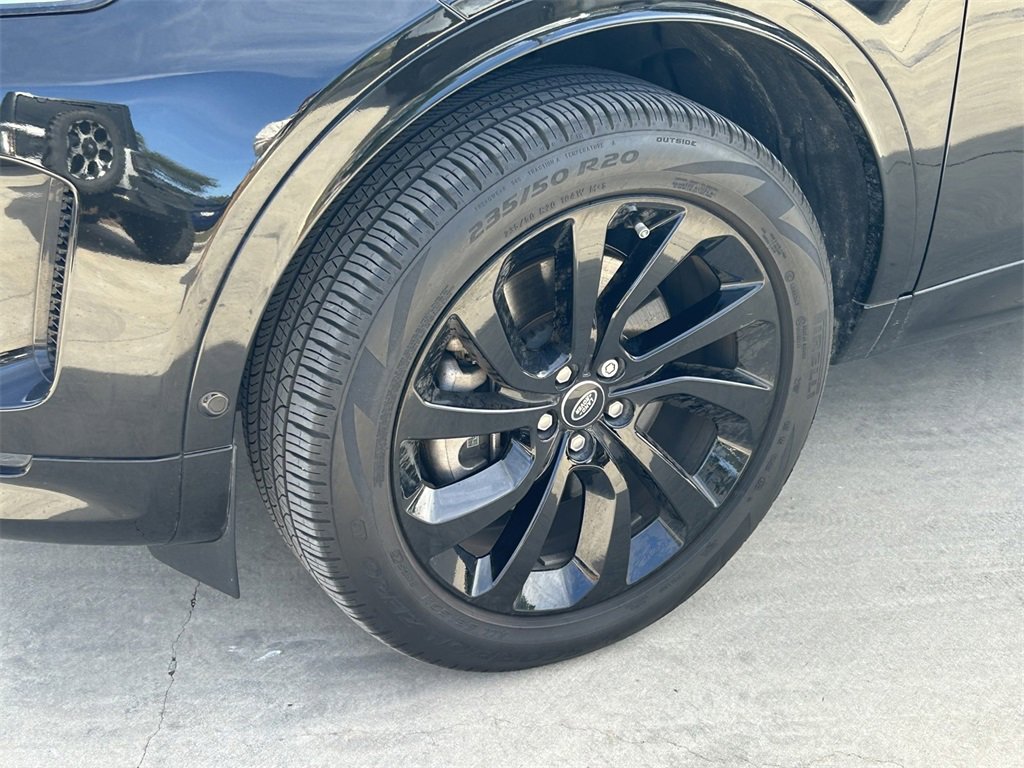 Used 2024 Land Rover Discovery Sport S image 9