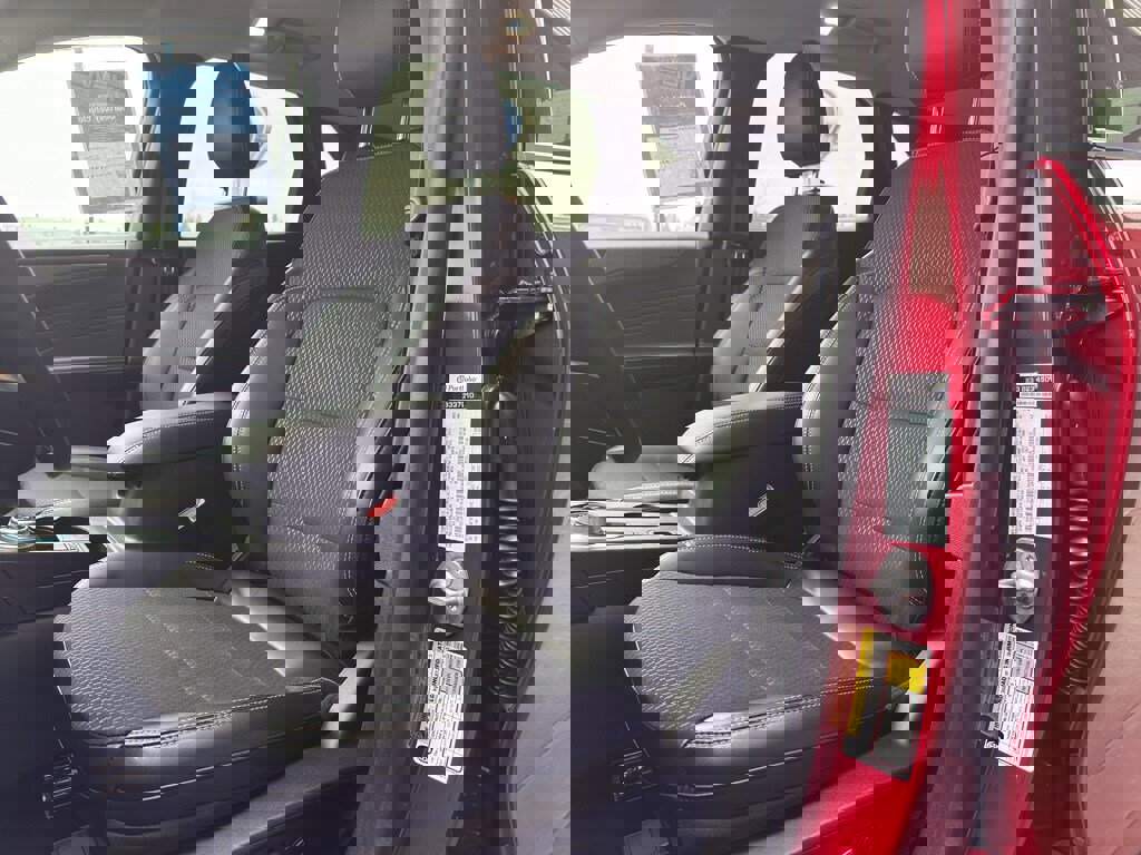 New 2025 Ford Escape SE image 16