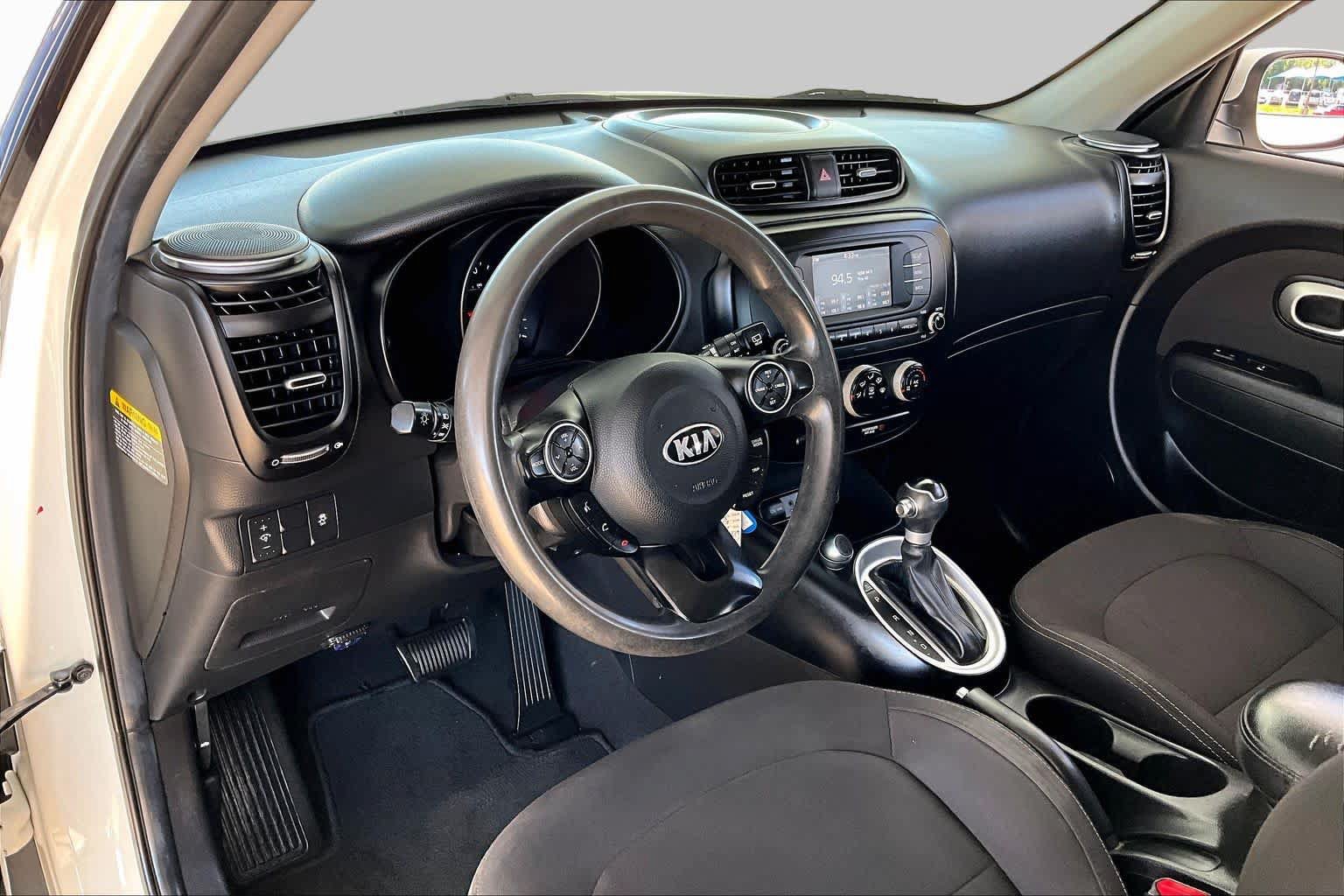 Used 2018 Kia Soul FWD image 17