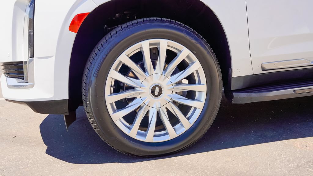 Certified 2021 Cadillac Escalade ESV Luxury RWD image 7