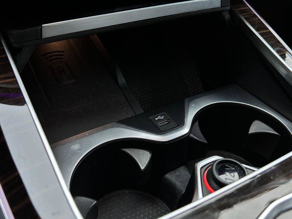 Used 2020 BMW X7 xDrive40i w/ M Sport Package image 26