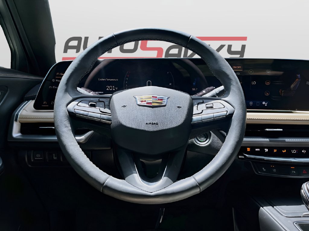 Used 2025 Cadillac XT4 Premium Luxury FWD image 11