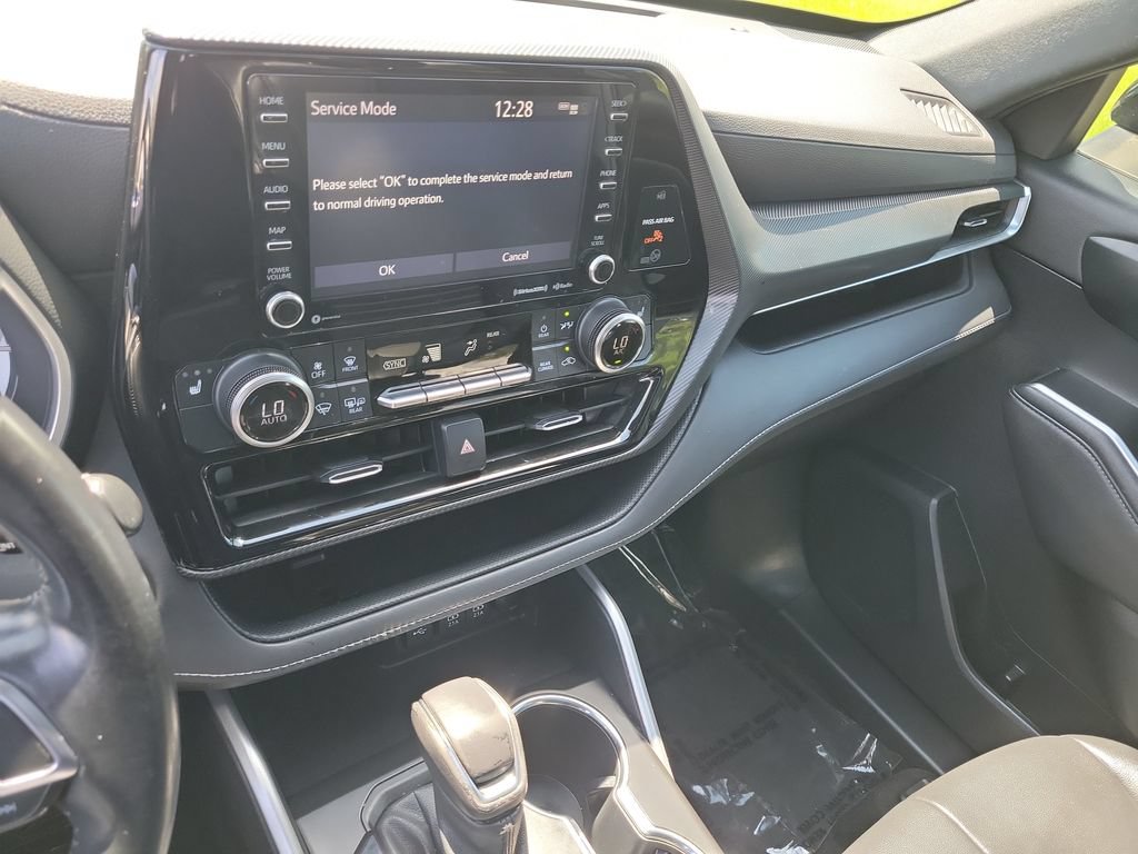 Certified 2021 Toyota Highlander XSE FWD image 14