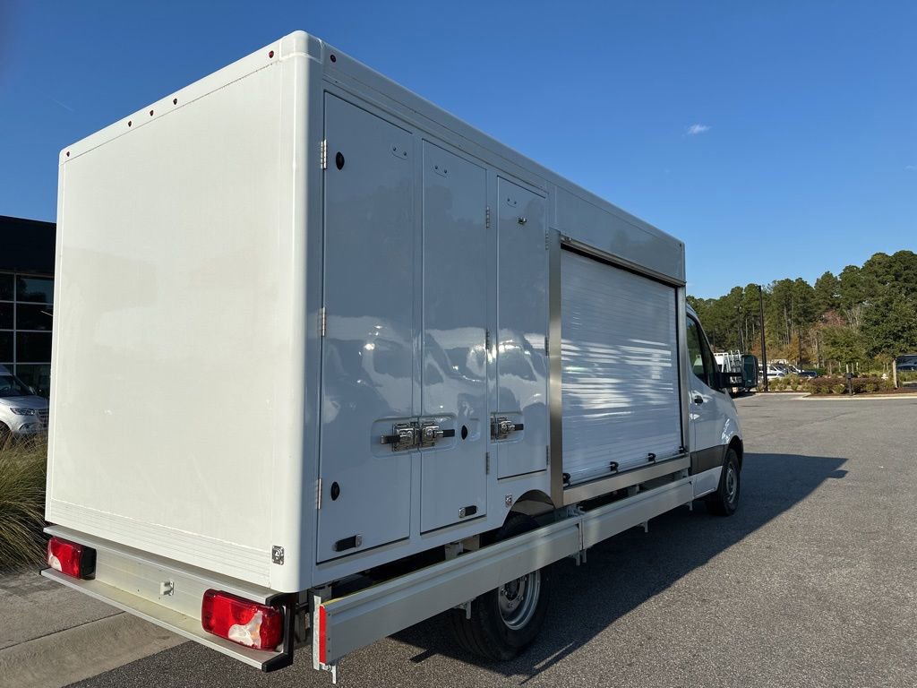 Used 2022 Mercedes-Benz Sprinter 3500 image 8