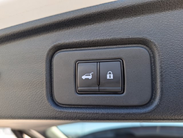 Used 2026 Nissan Pathfinder SV FWD image 11