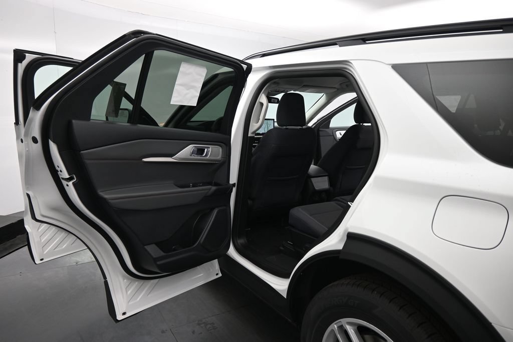 New 2026 Ford Explorer Active RWD image 18