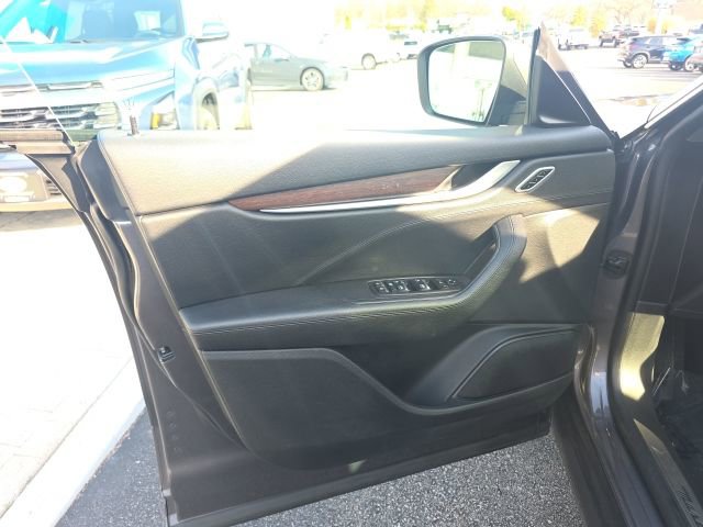 Used 2019 Maserati Levante image 10