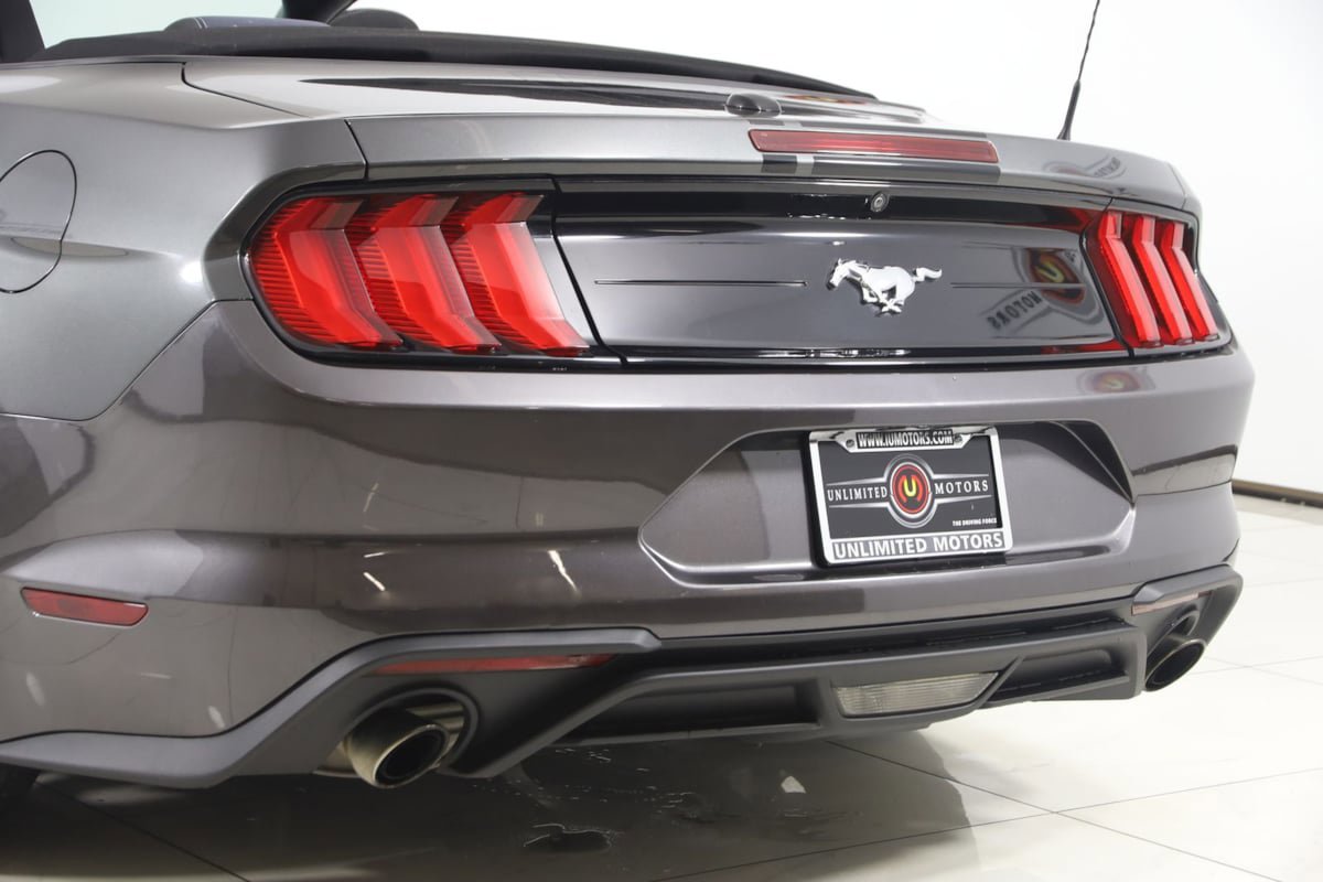 Used 2020 Ford Mustang Convertible RWD image 24