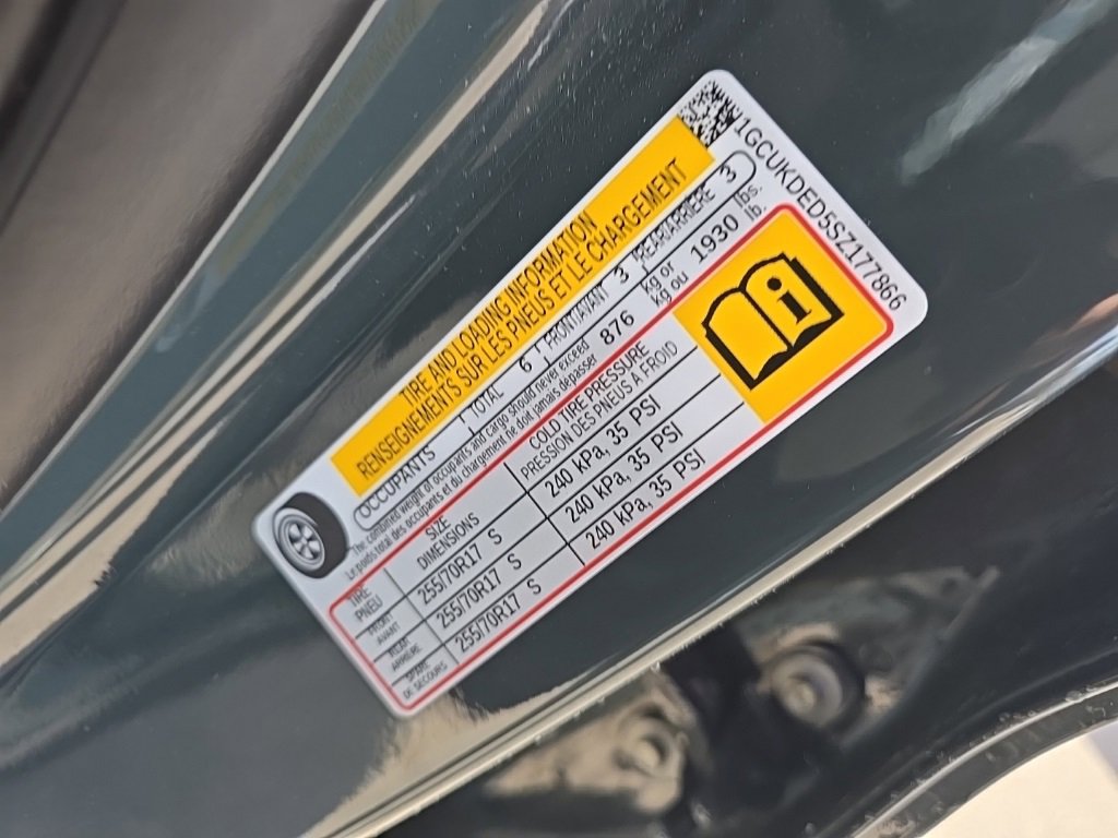 Used 2025 Chevrolet Silverado 1500 LT image 11