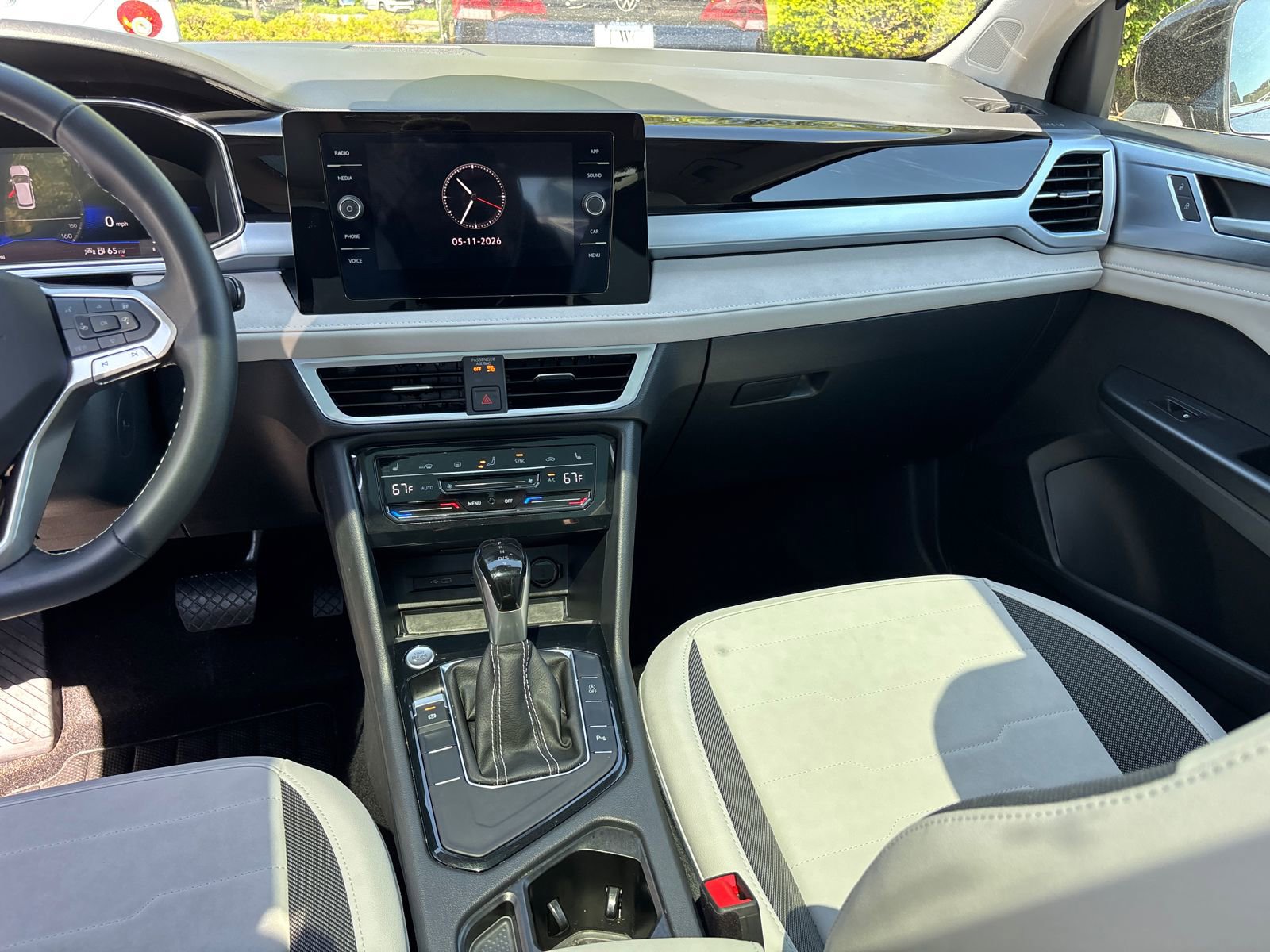 Used 2025 Volkswagen Taos SE FWD image 31