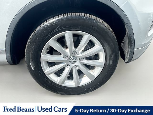 Used 2012 Volkswagen Touareg Sport AWD/4WD image 38