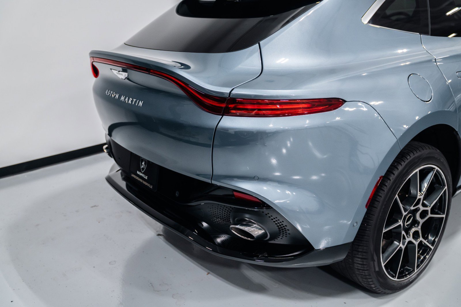 Used 2021 Aston Martin DBX image 36