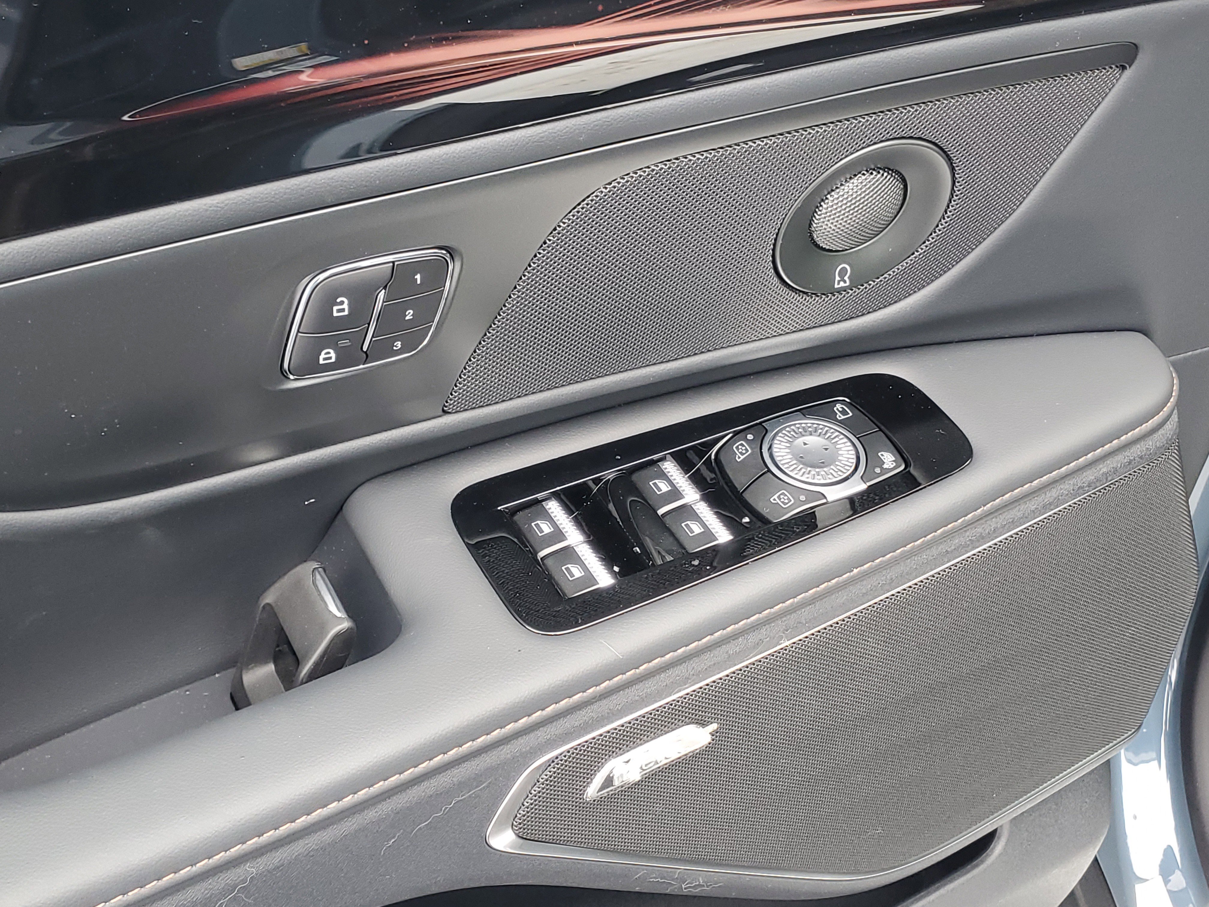 New 2026 Lincoln Nautilus Reserve w/ Jet Appearance Package image 9