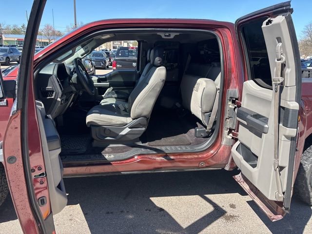 Used 2015 Ford F150 XLT AWD/4WD image 15
