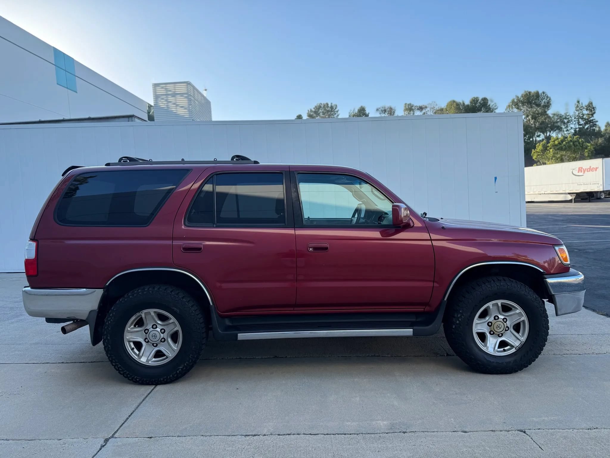 Used 2001 Toyota 4Runner SR5 AWD/4WD image 2