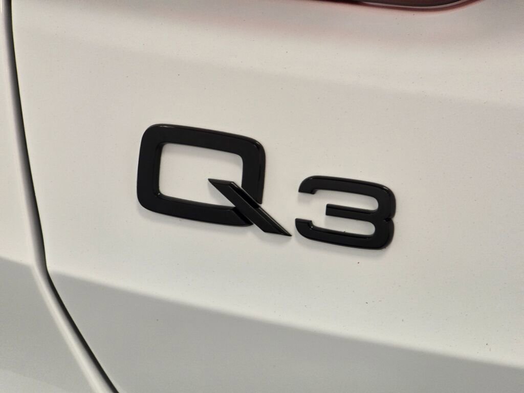 New 2025 Audi Q3 2.0T Premium image 21