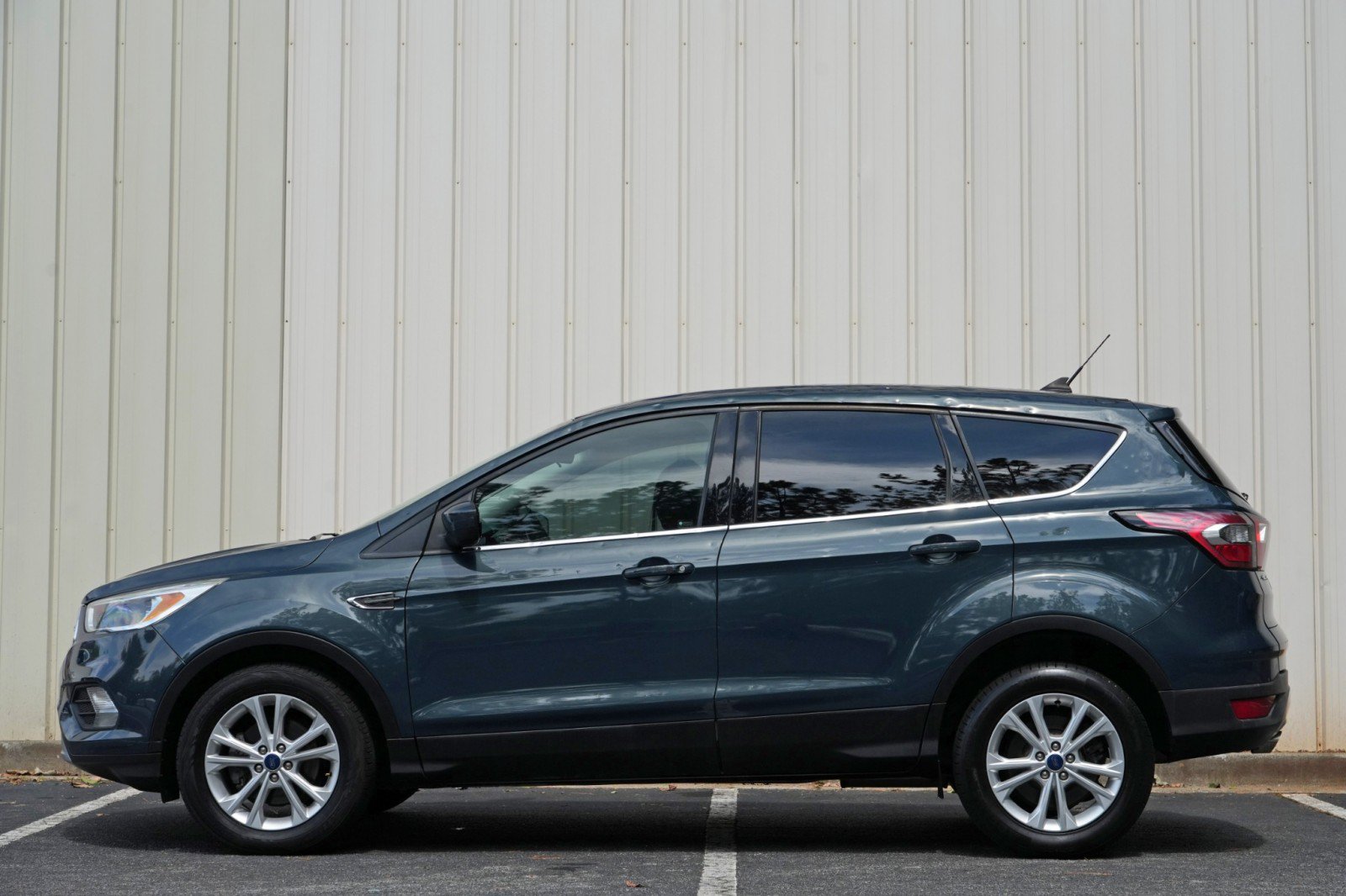 Used 2019 Ford Escape SE FWD image 8