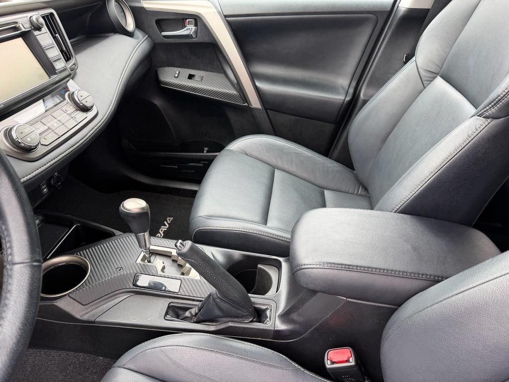 Used 2015 Toyota RAV4 Limited w/ Technology Package AWD/4WD image 12