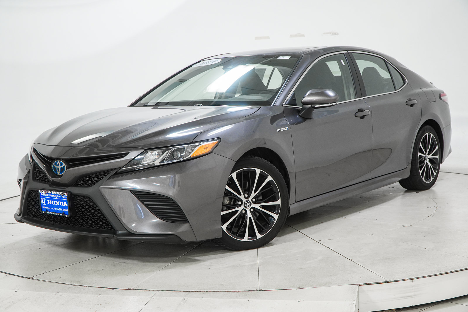 Used 2019 Toyota Camry SE w/ Audio Package