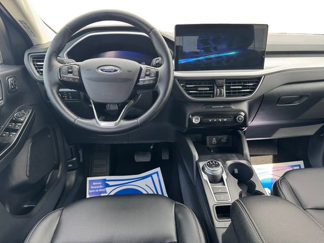Used 2025 Ford Escape Platinum image 10