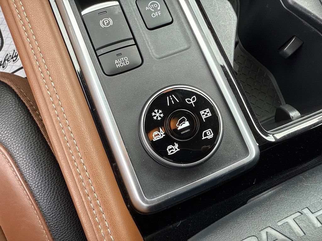 Certified 2023 Nissan Pathfinder Platinum AWD/4WD image 37