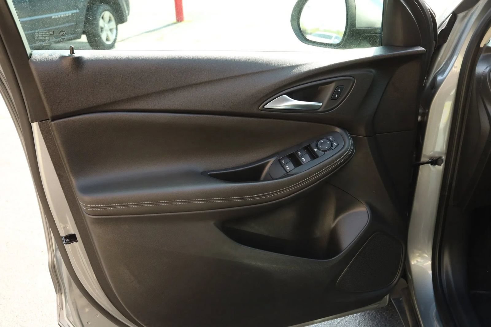 Used 2025 Buick Encore GX Preferred FWD image 10