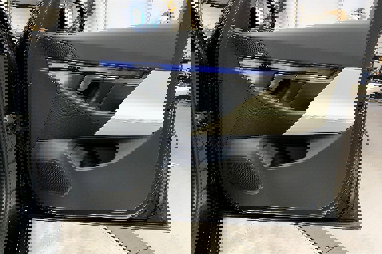 Used 2024 BMW i5 eDrive40i w/ Premium Package image 27