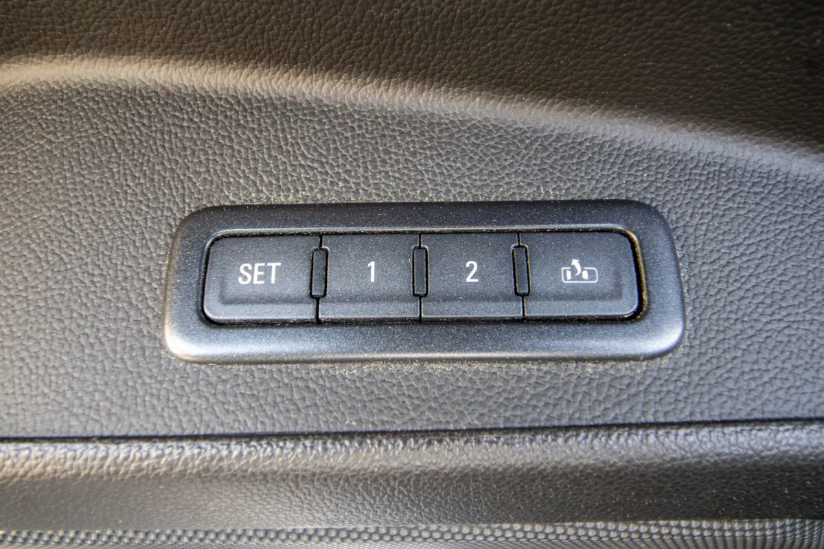 Used 2017 Chevrolet Suburban LT AWD/4WD image 12