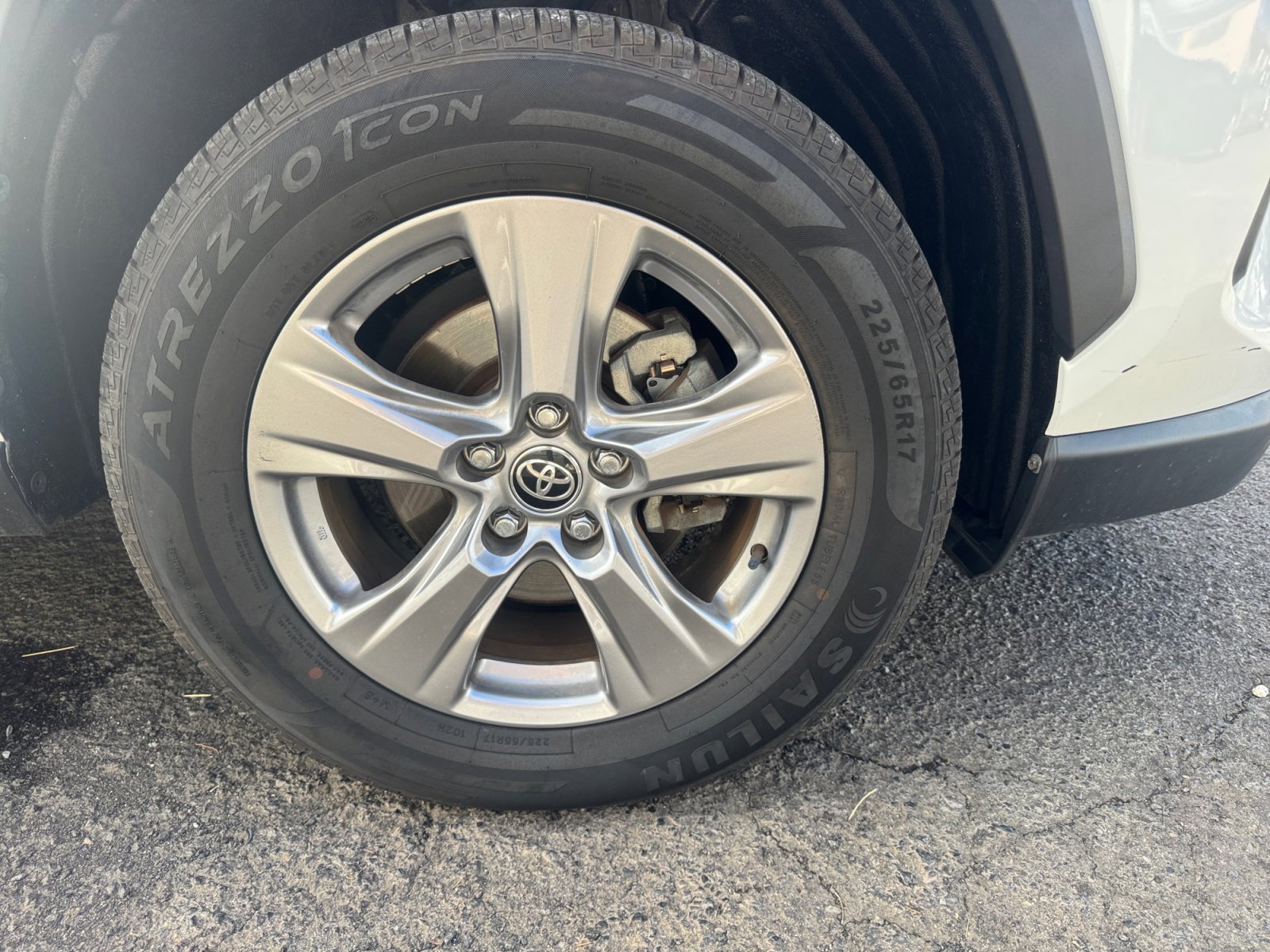 Used 2022 Toyota RAV4 XLE image 16