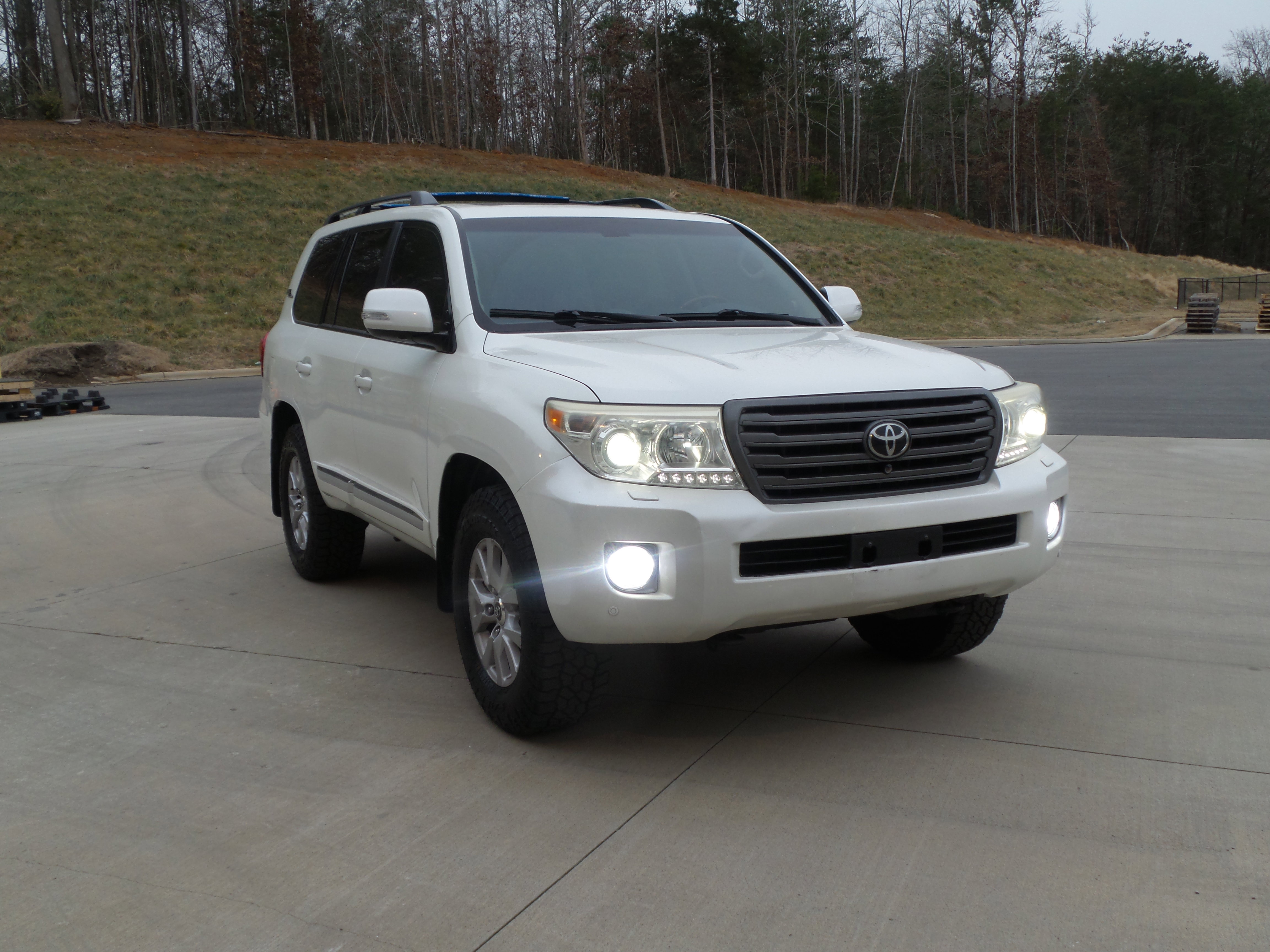 Used 2013 Toyota Land Cruiser image 39