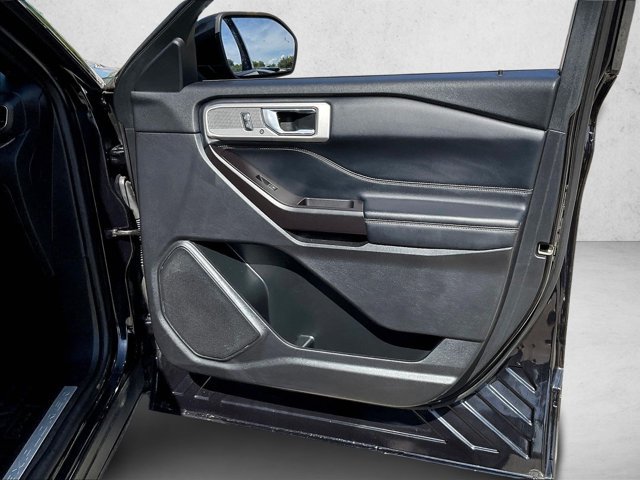 Used 2020 Ford Explorer Limited RWD image 18