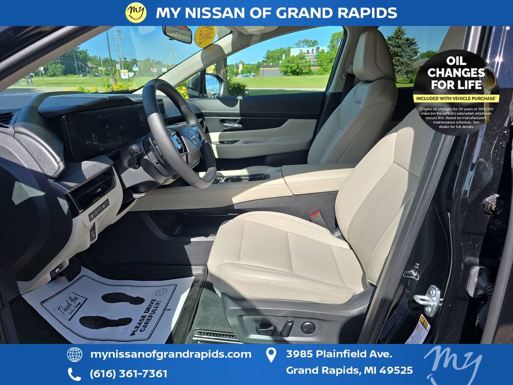 Used 2025 Nissan Murano SV AWD/4WD image 10
