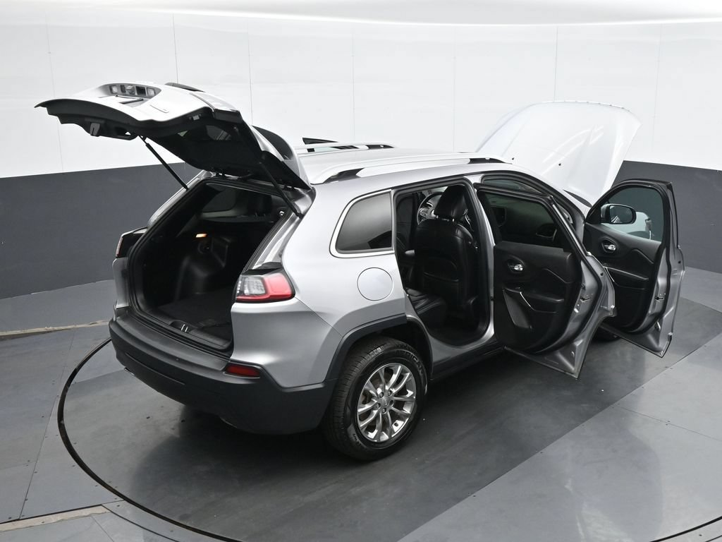 Used 2019 Jeep Cherokee Latitude Plus AWD/4WD image 39