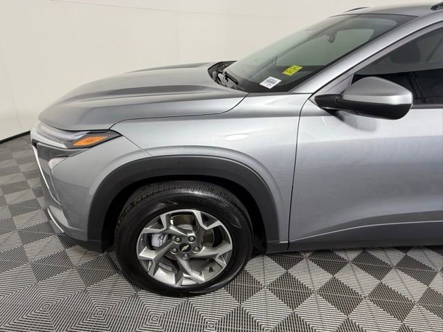 Used 2025 Chevrolet Trax LT w/ LT Convenience Package image 12