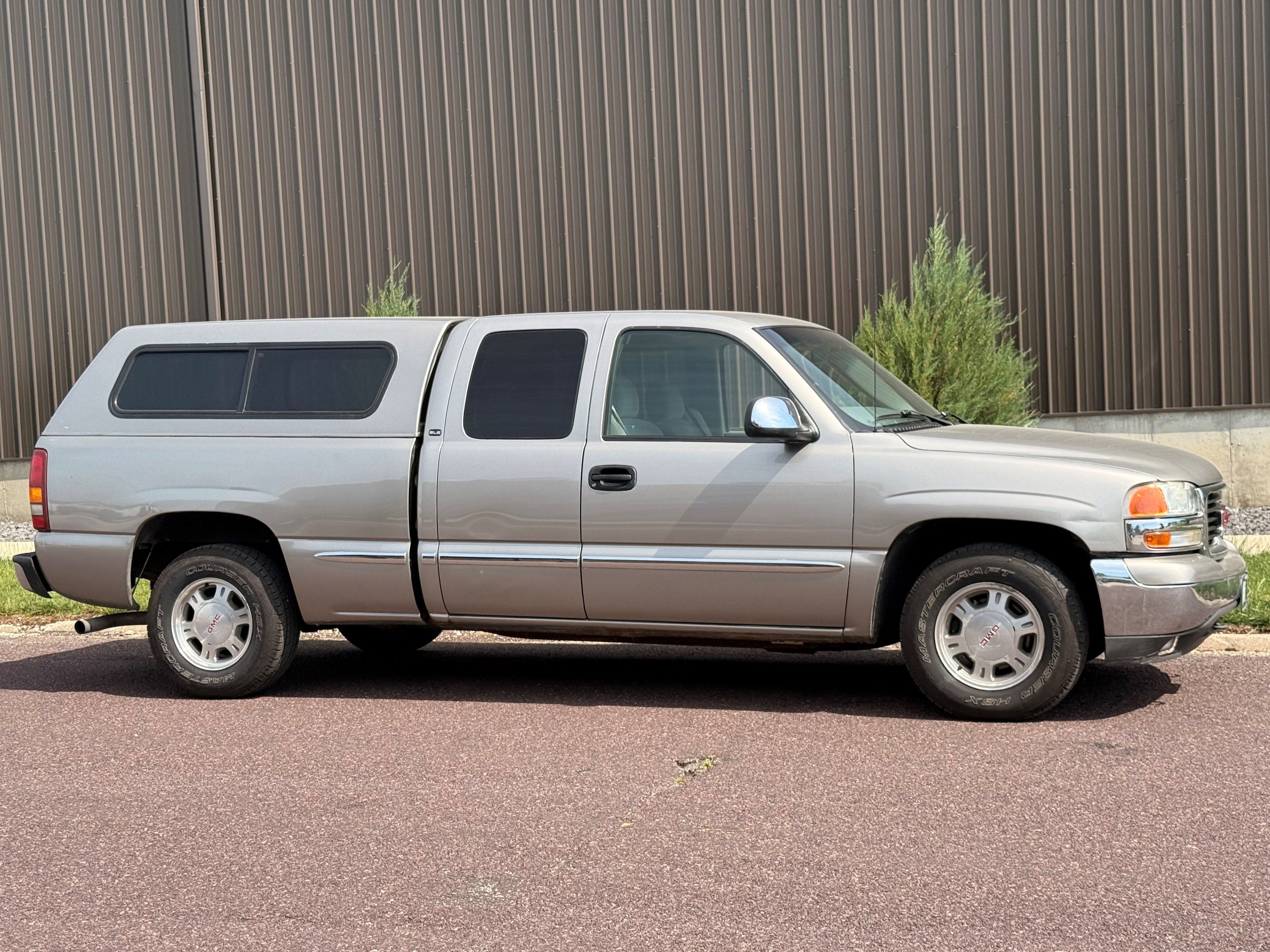 Used 2000 GMC Sierra 1500 2WD Extended Cab image 3
