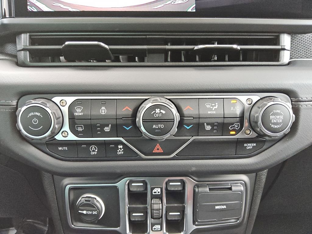 New 2025 Jeep Wrangler Unlimited Rubicon w/ XTREMEE 35" Tire Package image 21