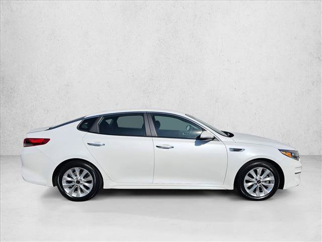 Used 2016 Kia Optima LX image 3