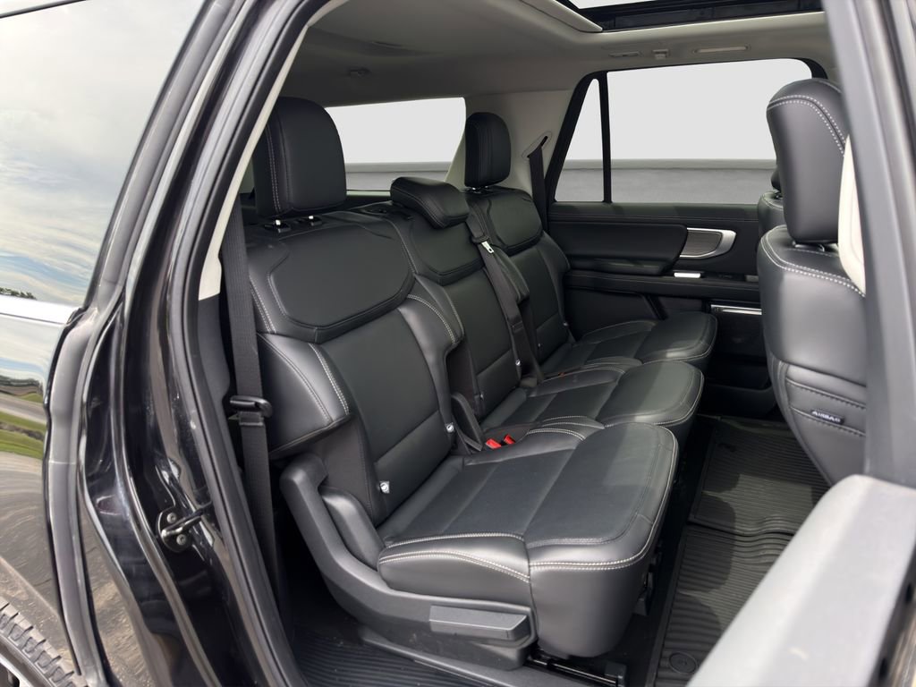 Used 2025 Ford Expedition Max Platinum w/ Driver's Package AWD/4WD image 19