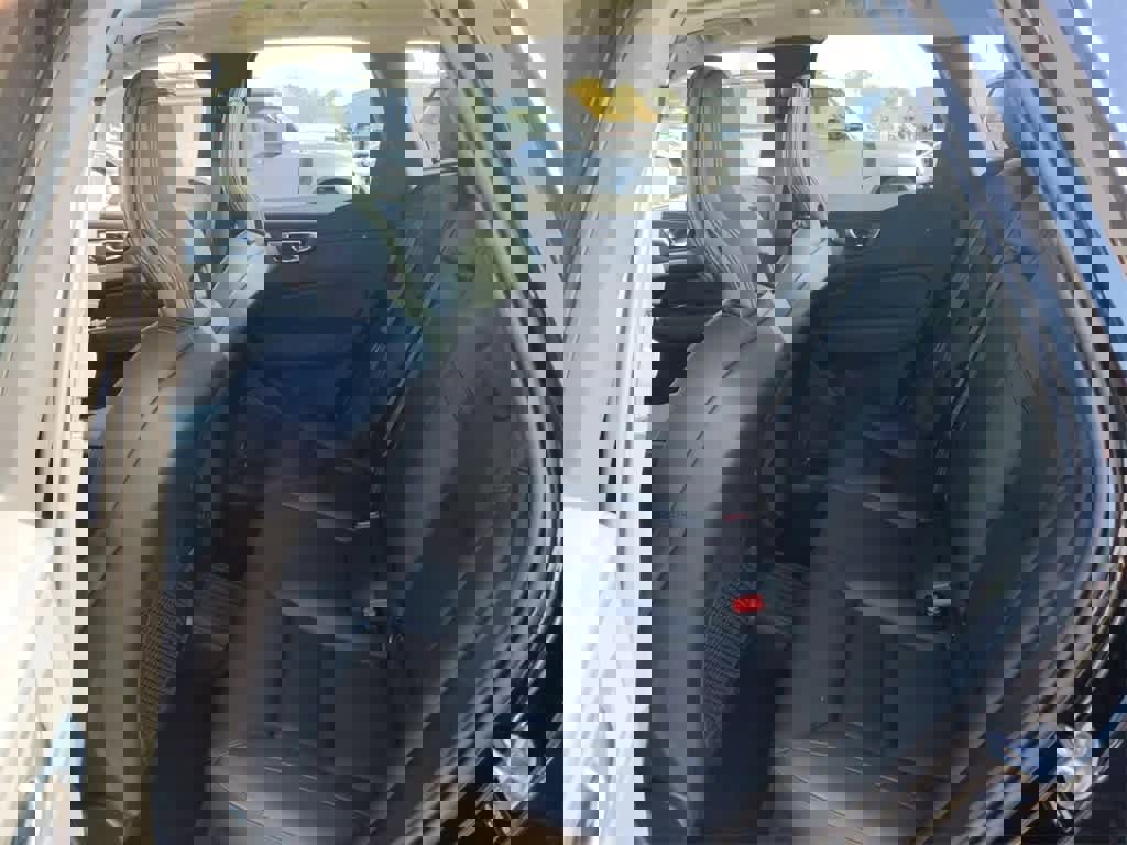 Used 2025 Volvo XC60 T8 Core w/ Protection Package Premier image 17