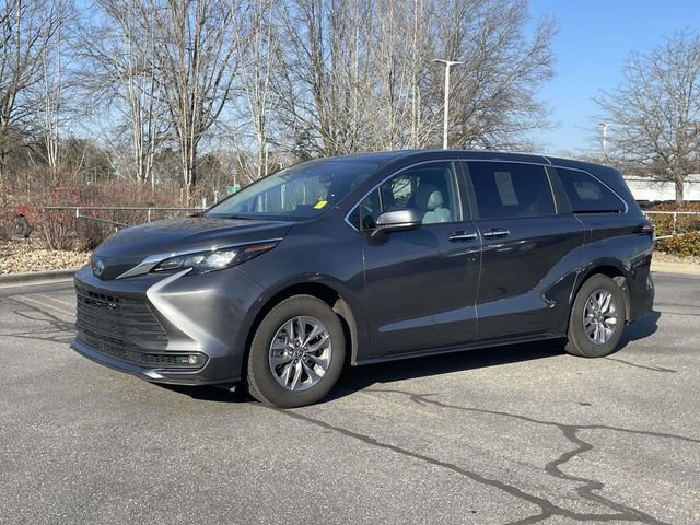 Used 2025 Toyota Sienna XLE