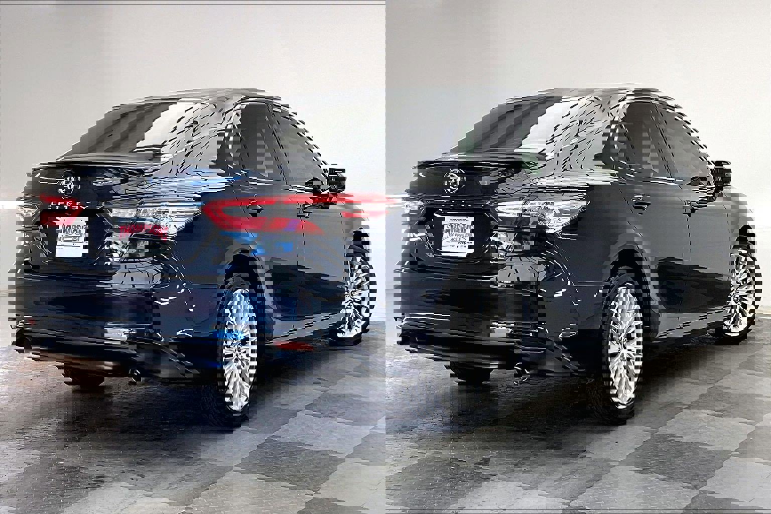 Used 2018 Toyota Camry XLE image 13