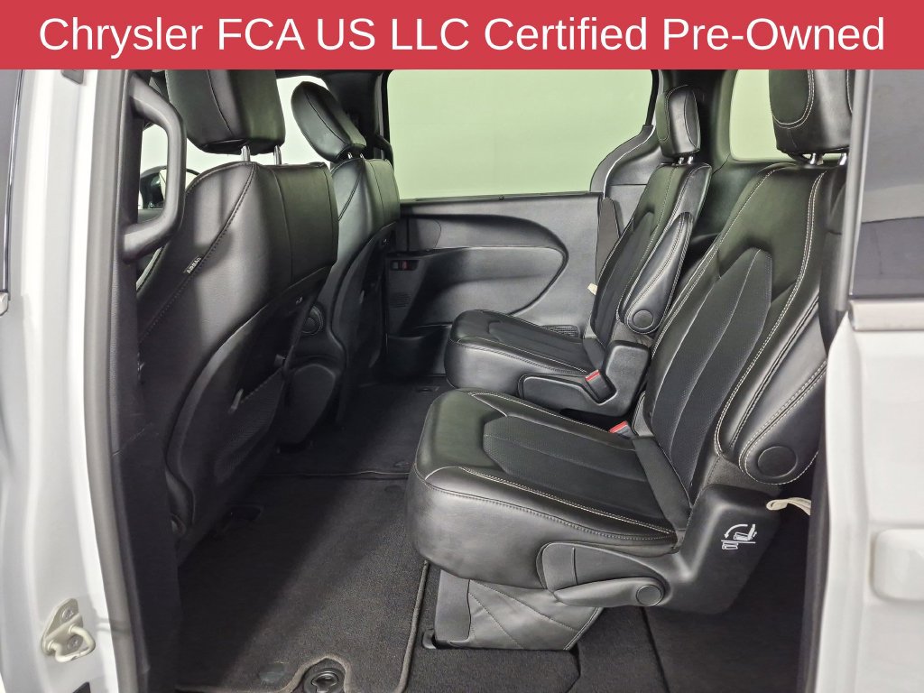 Certified 2025 Chrysler Pacifica Select FWD image 30