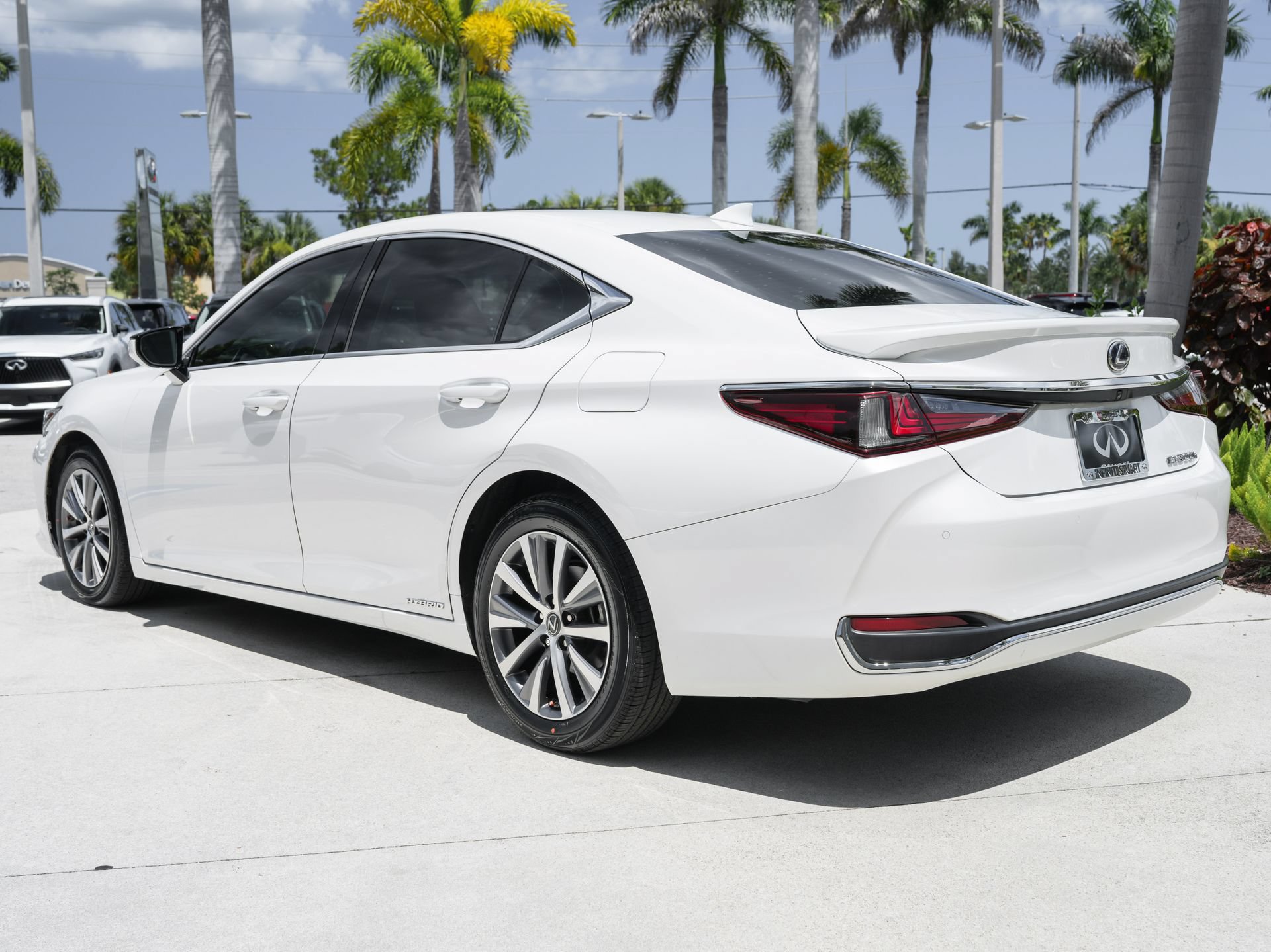 Used 2020 Lexus ES 300h w/ Premium Package FWD image 25