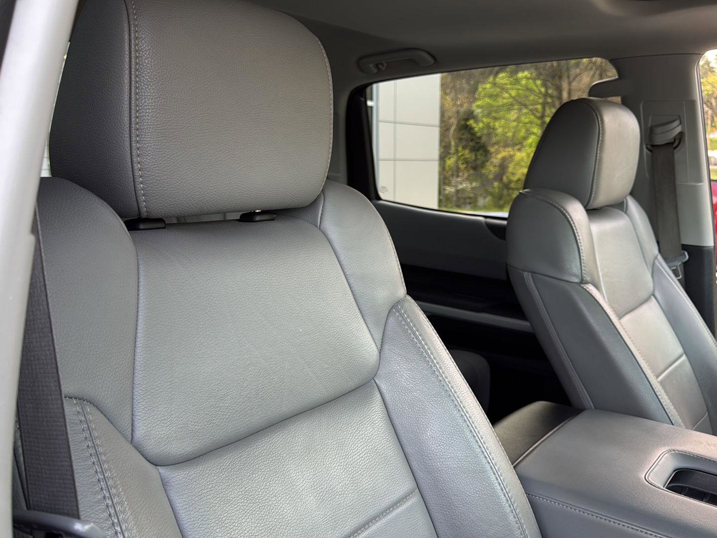 Used 2014 Toyota Tundra Limited w/ Limited Premium Package image 35