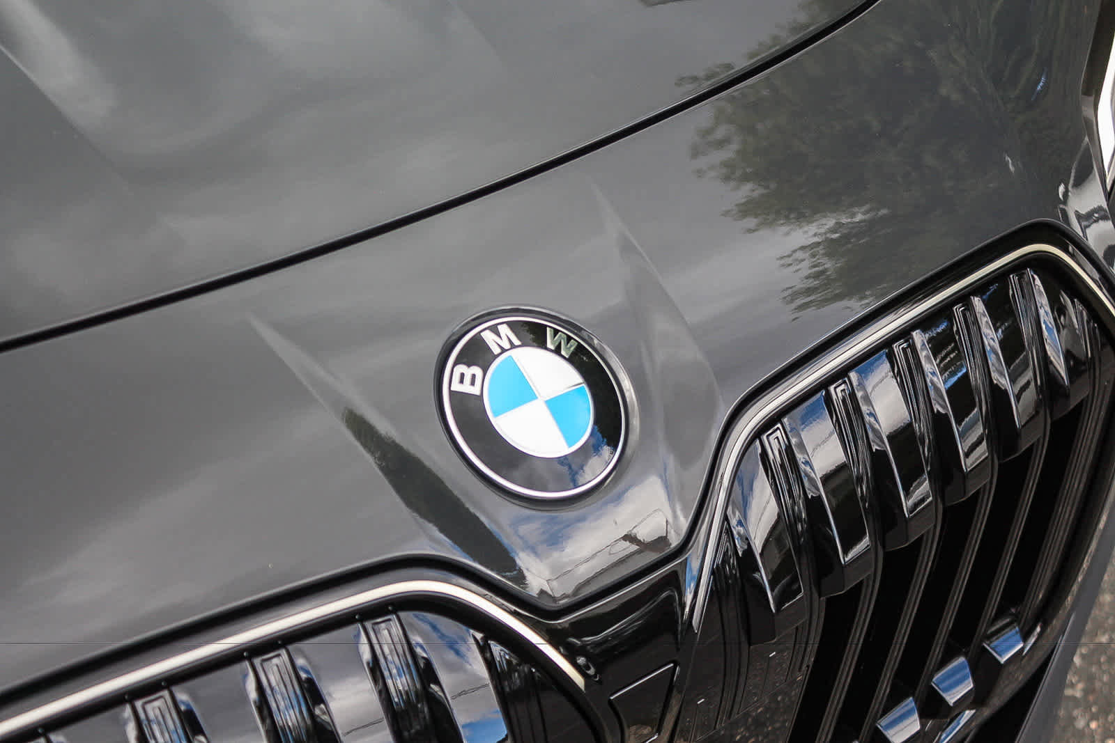 New 2026 BMW 740i w/ Premium Package RWD image 11