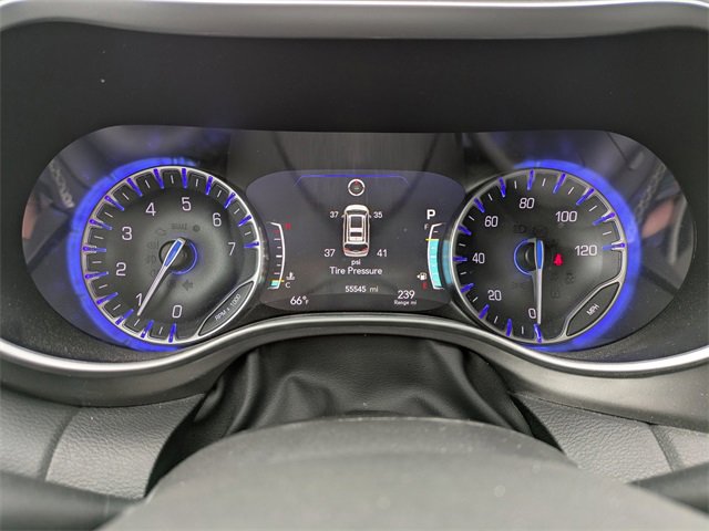 Certified 2024 Chrysler Pacifica Touring-L image 28